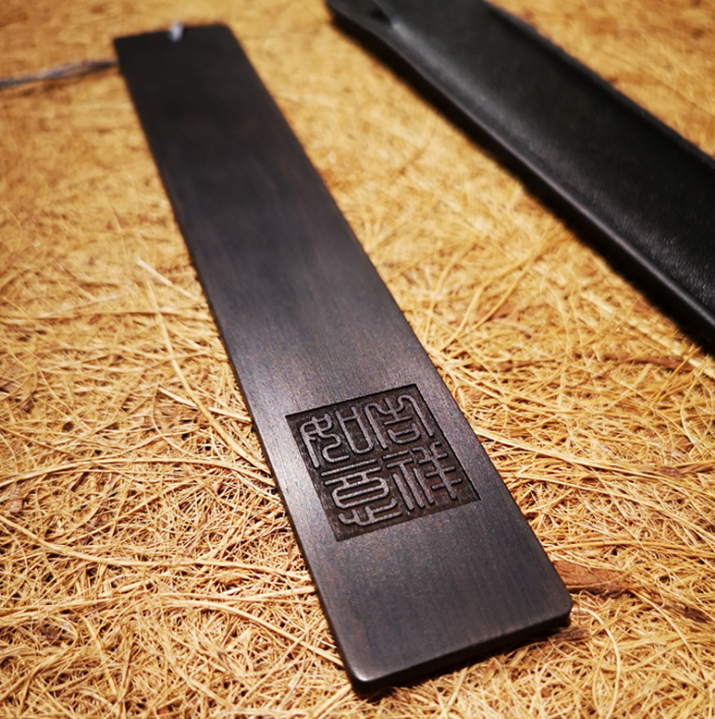 紅木書簽手工打磨而成配牛皮套保護(hù)套 可刻logo 中國(guó)風(fēng)禮品定制